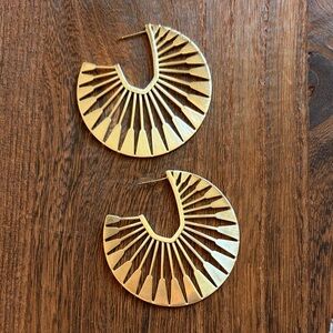 Kendra Scott Sunburst Fan Hoop Earrings